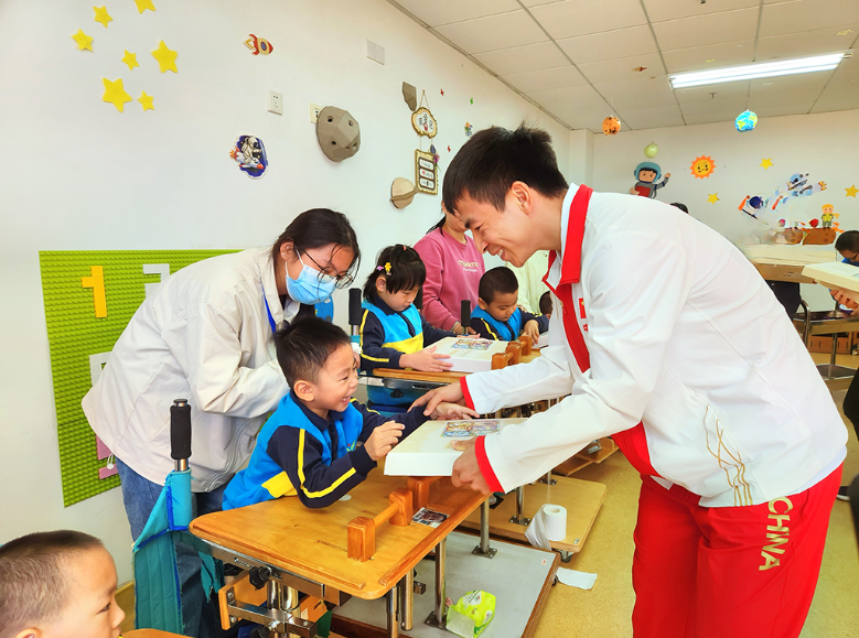 “百米飞人，励志人生”——中国残奥冠军邓培程分享会
