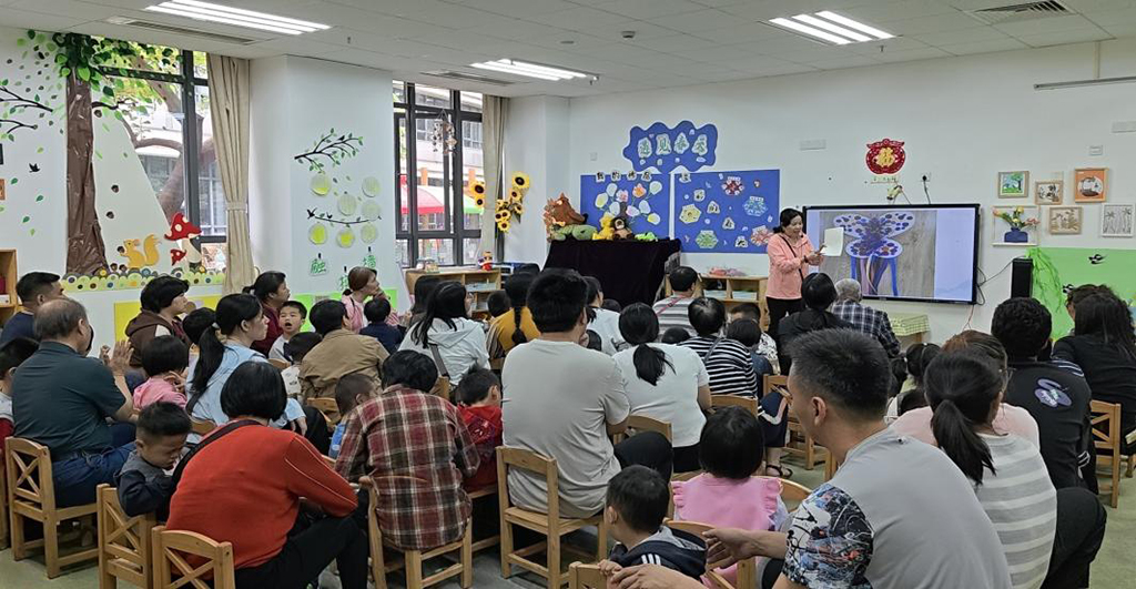 图为《春日寻蝶》活动讲解现场.jpg