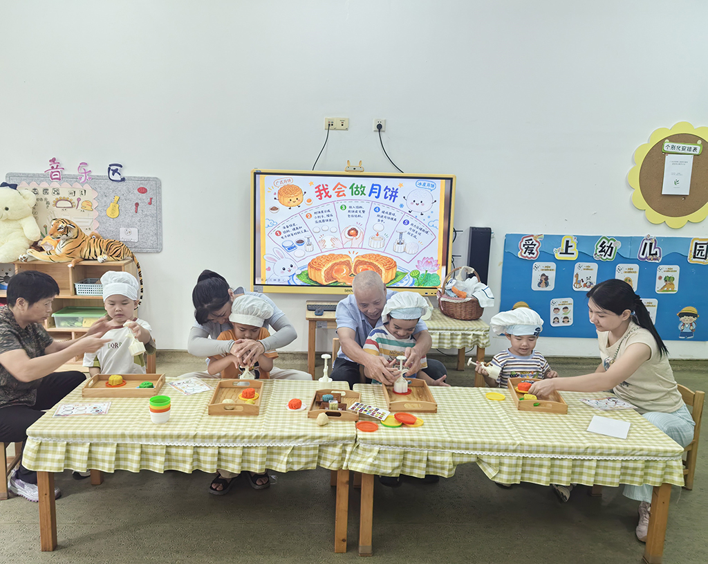 图为游戏《小小月饼师》现场.jpg
